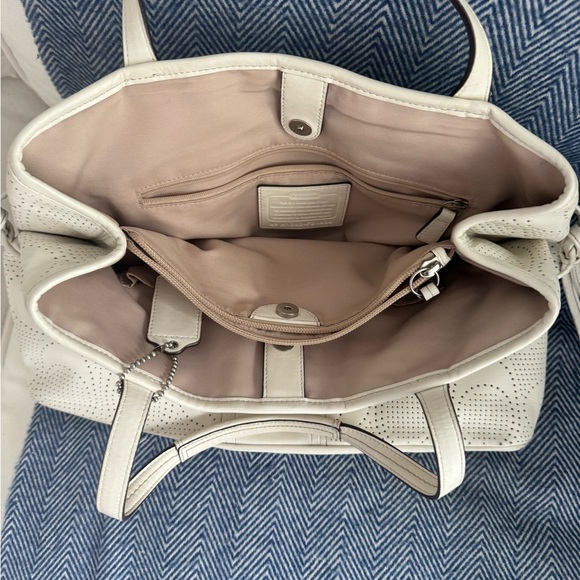 Coach purse - Picture 3 of 3